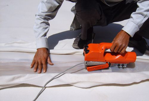 土工膜連接的三種方法（垂直連接、自身粘接、防洪墻連接）