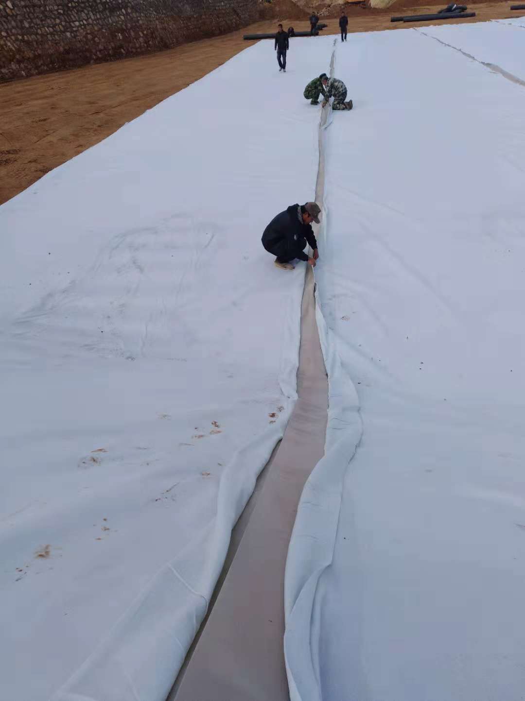 HDPE防滲膜自身缺陷對工程有什么影響？