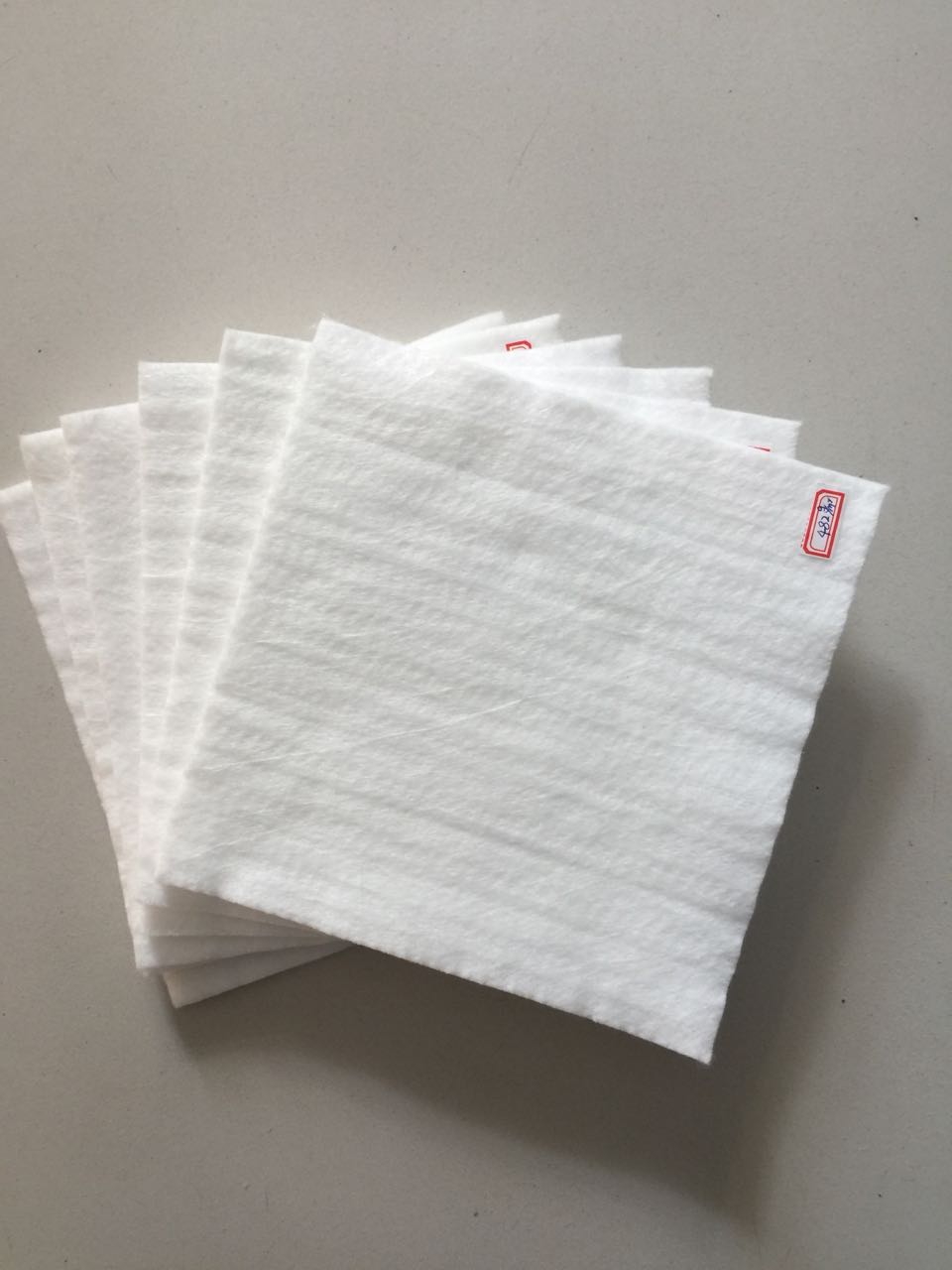 大壩設計如何選擇合適的土工布？