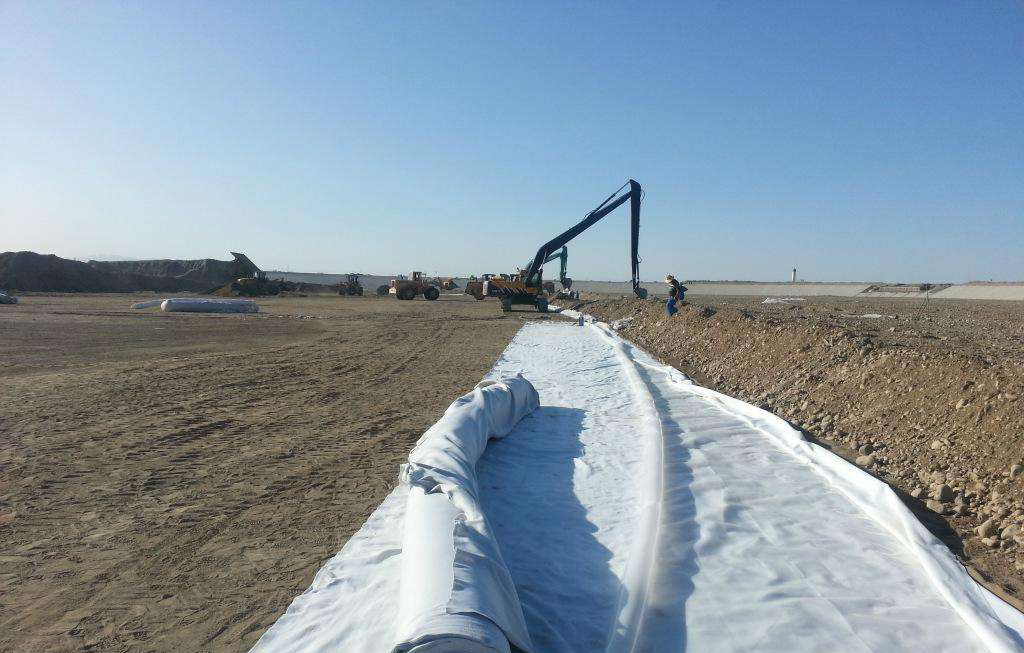 復(fù)合土工膜怎么看待水利工程的多元化?